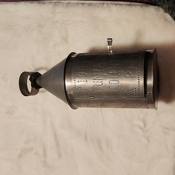 IRVINS TINWARE CO JUNIATA COUNTY PA 1993 CANDLE HOLDER 🕯 - Picture 3 of 10